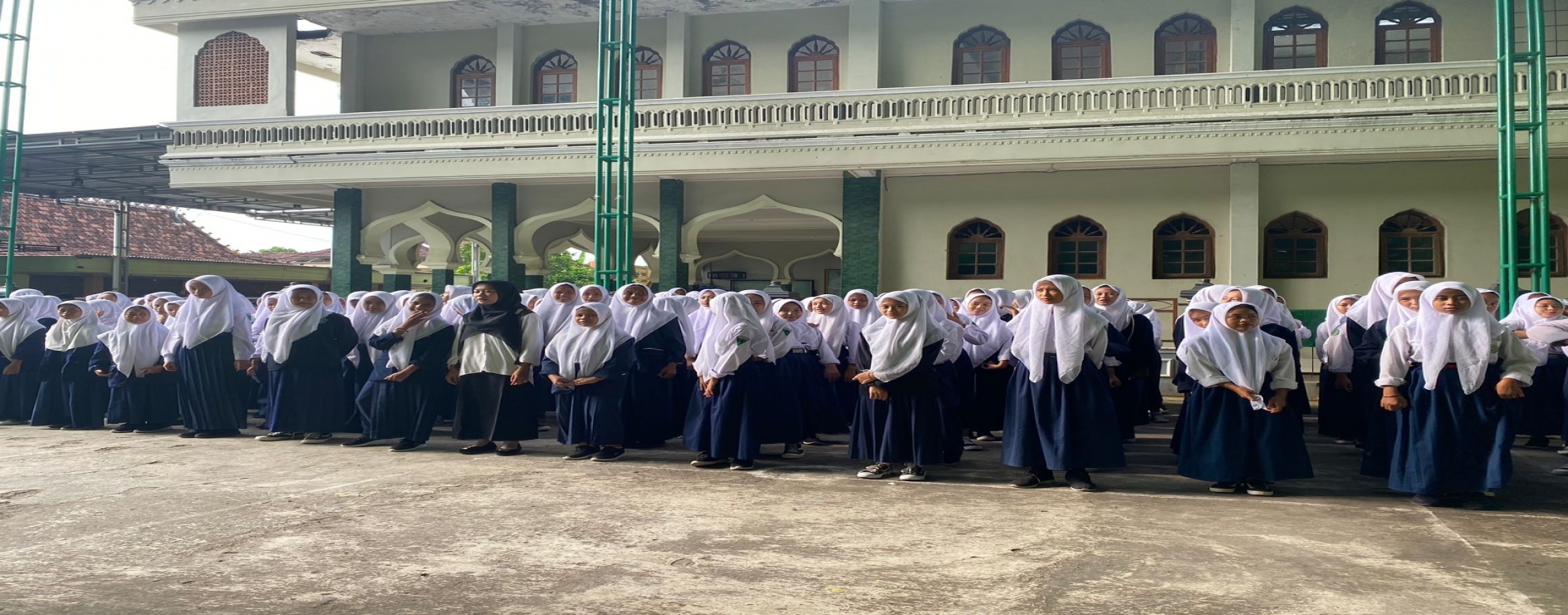 MTs Darul 'Ulum Kerangkulon